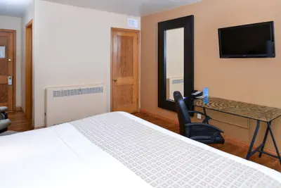 Photo 3 - Valued Stay Mayflower