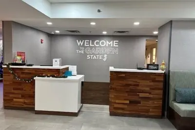 Photo 4 - Hampton Inn East Windsor