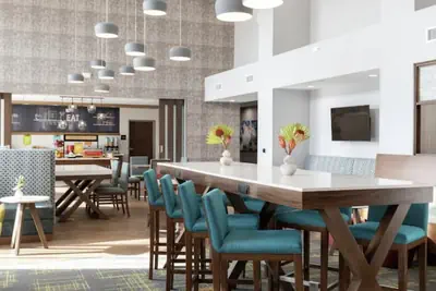 Photo 3 - Hampton Inn & Suites Red Bluff