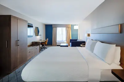 Photo 4 - Holiday Inn Express and Suites Turlock by IHG