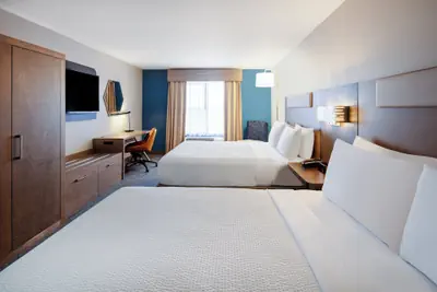 Photo 2 - Holiday Inn Express and Suites Turlock by IHG
