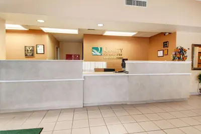 Photo 3 - Quality Inn & Suites Hattiesburg North