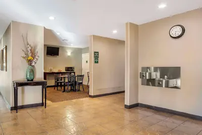 Photo 4 - Quality Inn & Suites Livermore Wine Country