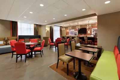 Photo 4 - Hampton Inn Wichita Falls Sikes Senter Mall