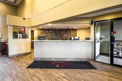 Photo 5 - Travelers Inn