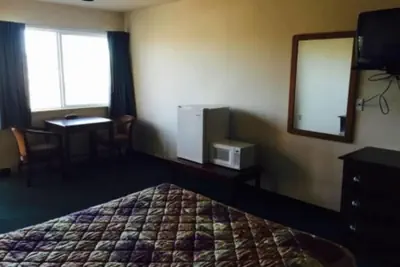 Photo 4 - Summer Wind Budget Motel