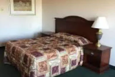 Photo 5 - Summer Wind Budget Motel