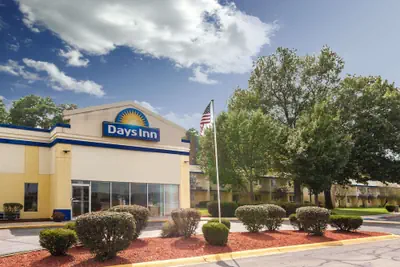 Photo 2 - Days Inn by Wyndham Portage/Indiana Dunes National Park