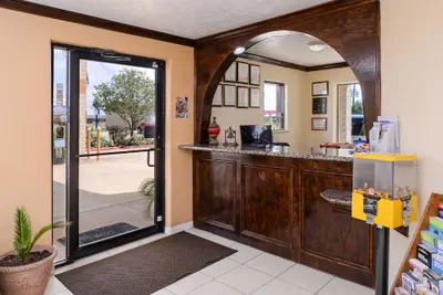 Photo 2 - Americas Best Value Inn & Suites Waller Prairie View