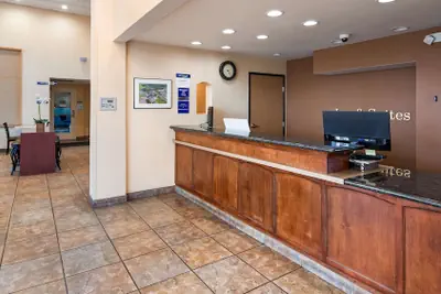Photo 3 - Best Western I-5 Inn & Suites