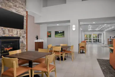 Photo 3 - Hampton Inn & Suites Clinton - I-26