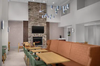 Photo 4 - Hampton Inn & Suites Clinton - I-26