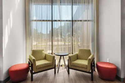 Photo 3 - Hampton Inn & Suites Pensacola I-10 N at Univ. Town Plaza