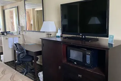Photo 5 - Quality Inn & Suites Big Rapids near University