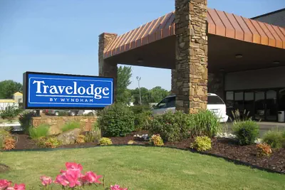 Photo 2 - Travelodge by Wyndham Coffeyville