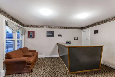 Photo 2 - Travelodge by Wyndham Great Barrington Berkshires
