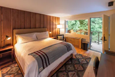 Photo 4 - Historic Rocky Waters Inn, A Small Luxury Hotel