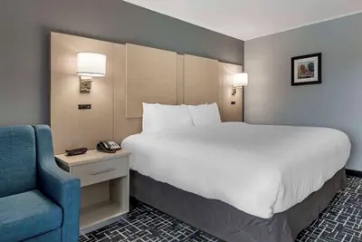 Photo 2 - Comfort Inn Hyannis - Cape Cod