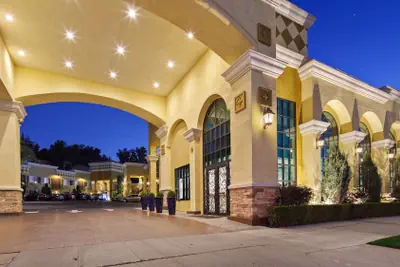Photo 2 - Best Western Woodland Hills Inn