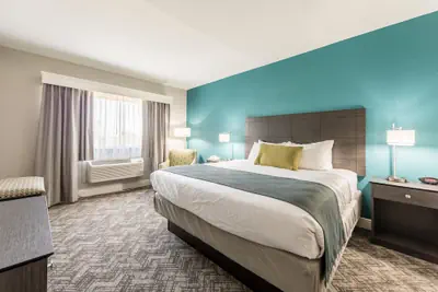 Photo 2 - Best Western Plus Sebastian Hotel & Suites