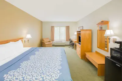 Photo 4 - Days Inn by Wyndham Hattiesburg MS