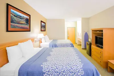 Photo 3 - Days Inn by Wyndham Hattiesburg MS