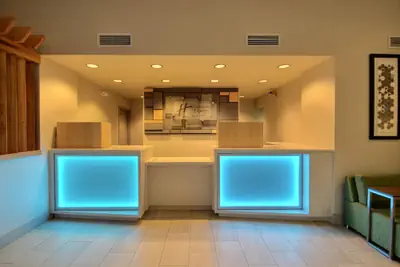 Photo 4 - Holiday Inn Express Hotel & Suites Milwaukee Airport by IHG