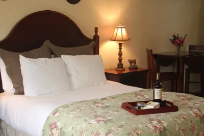 Photo 3 - Hillwinds Inn