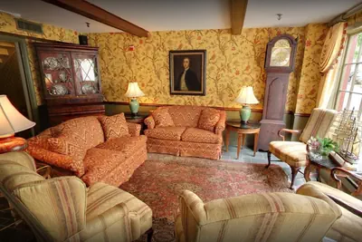 Photo 2 - Americas Cup Inn
