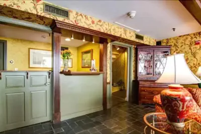 Photo 3 - Americas Cup Inn