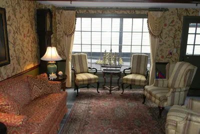 Photo 4 - Americas Cup Inn