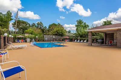 Photo 2 - Red Roof Inn Hardeeville