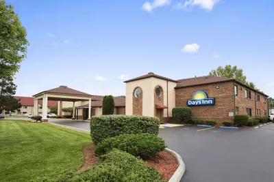 Photo 2 - Days Inn by Wyndham Middletown