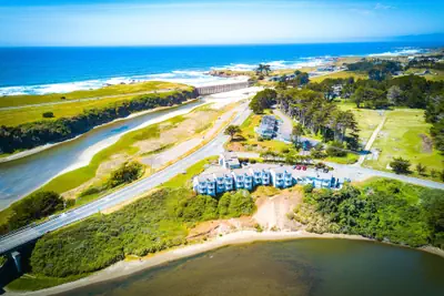 Photo 2 - The Beach House Inn
