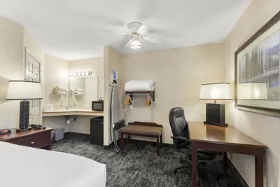 Photo 5 - The Beach House Inn
