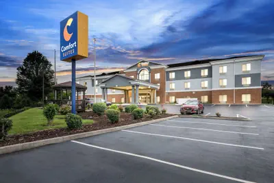 Photo 2 - Comfort Suites Abingdon I-81