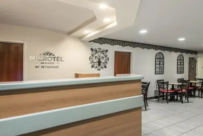 Photo 4 - Microtel Inn & Suites by Wyndham Auburn