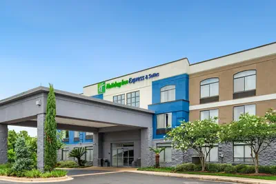 Photo 2 - Holiday Inn Express Mobile I-65 by IHG