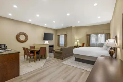 Photo 2 - Best Western Plus Vineyard Inn & Suites