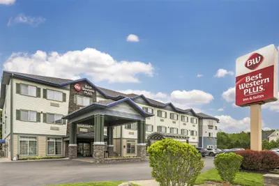 Photo 2 - Best Western Plus Vineyard Inn & Suites
