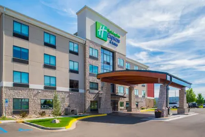 Photo 2 - Holiday Inn Express Hotel & Suites Bismarck by IHG