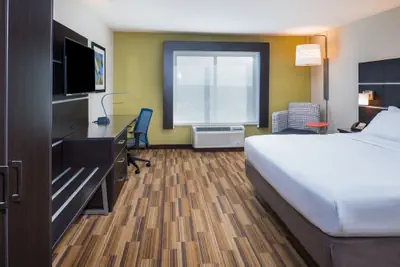 Photo 4 - Holiday Inn Express Hotel & Suites Bismarck by IHG