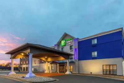 Photo 2 - Holiday Inn Express & Suites Lonoke by IHG