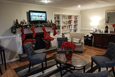Photo 3 - Colonial Inn Seekonk