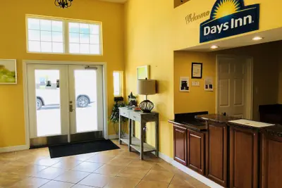Photo 3 - Days Inn by Wyndham Port Aransas TX