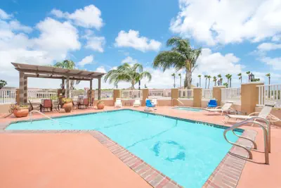 Photo 2 - Microtel Inn & Suites by Wyndham Aransas Pass/Corpus Christi