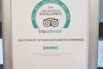 Photo 4 - Days Inn by Wyndham Manitou Springs