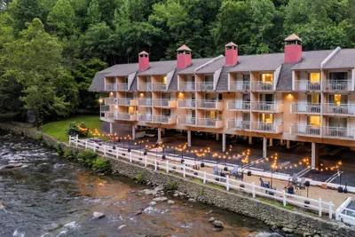 Photo 2 - Gatlinburg River Inn