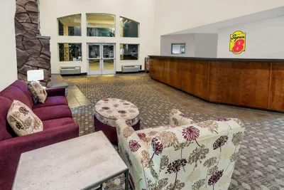Photo 3 - Super 8 by Wyndham Central Pt Medford