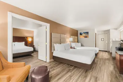 Photo 2 - The Ashley Inn & Suites